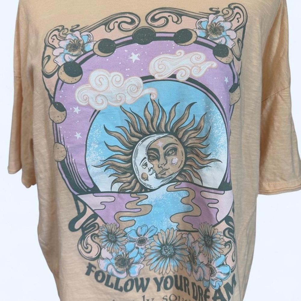 Simply Southern "Follow Your Dreams" cream t-shirt Size XS Oversized